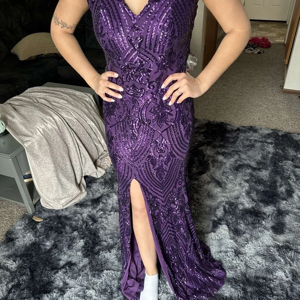 Elegant Purple Sequin Evening Gown - Picture 1 of 3